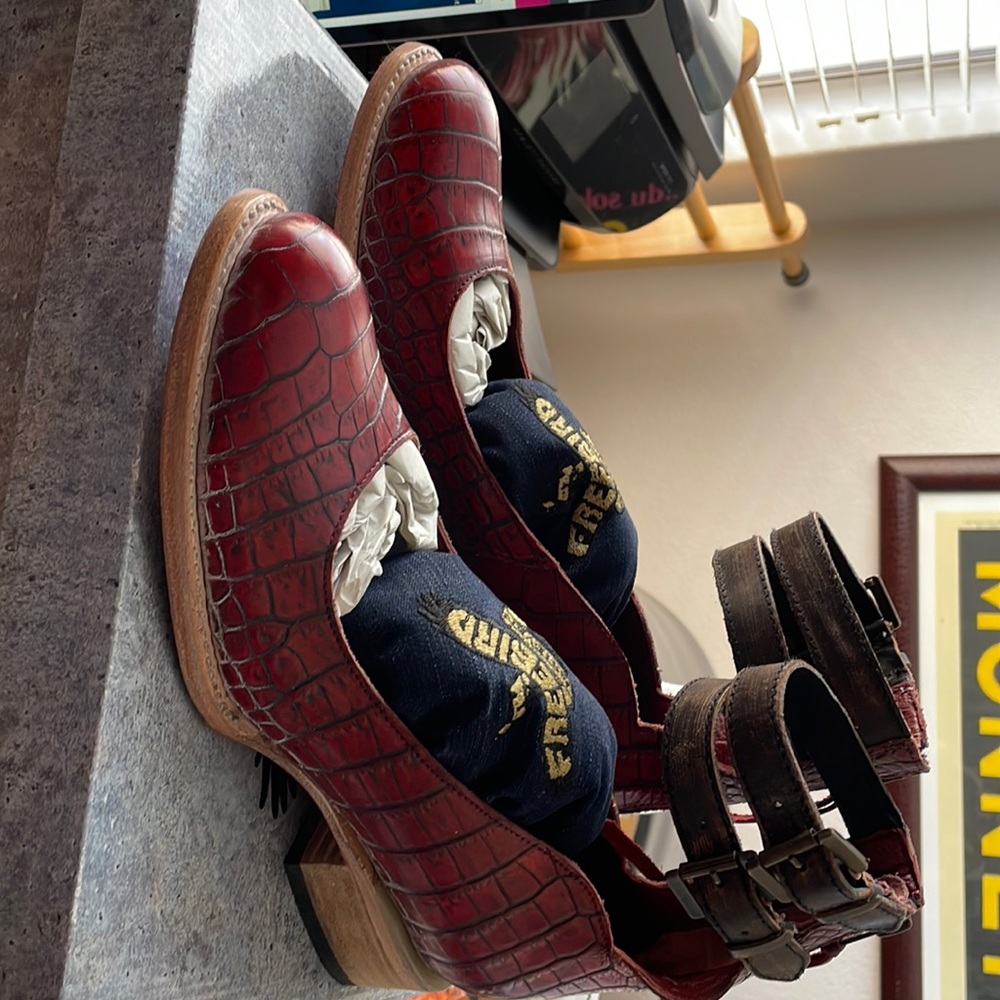 Freebirds Maribel Red Croco Size 10.0